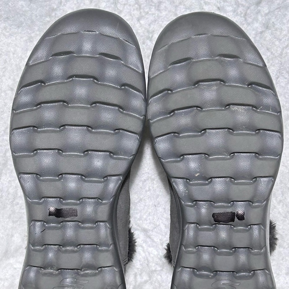 Skechers Womens Grey Suede On the Go Joy Bundle Up Faux Fur Slip On Boots SZ 9.5 - Picture 9 of 12